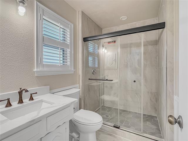 Building Photo - 7608 Meadow Oaks Dr