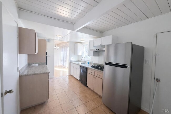 Building Photo - 5122 Potrero Ave