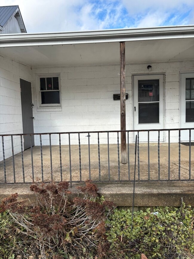 Building Photo - 104 Sewickley Ave