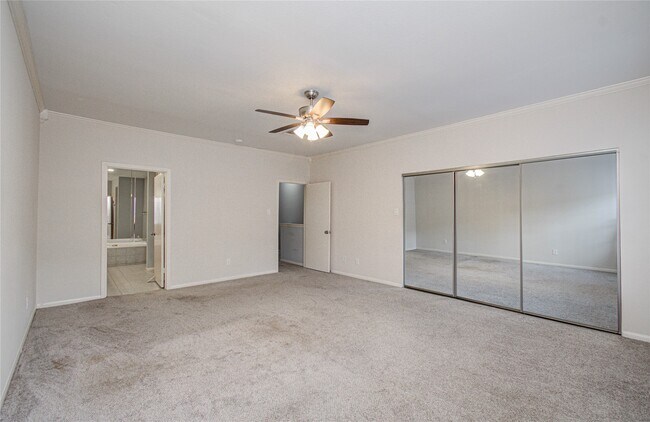 Building Photo - 3088 Holly Hall St