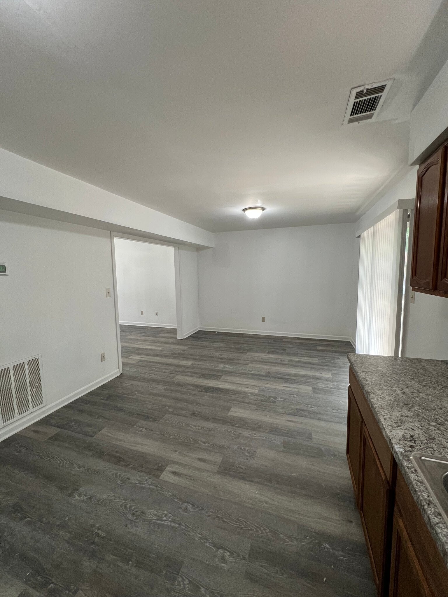 Building Photo - 424 Tarragon Wy SW