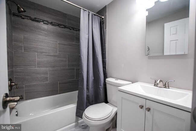 Building Photo - 8512 Hydra Ln