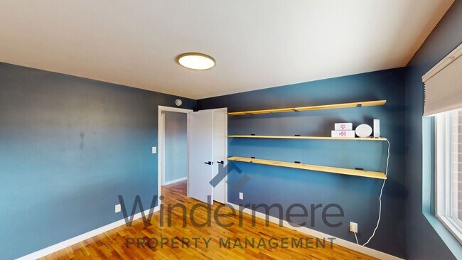 Building Photo - 2348 Frazier Dr