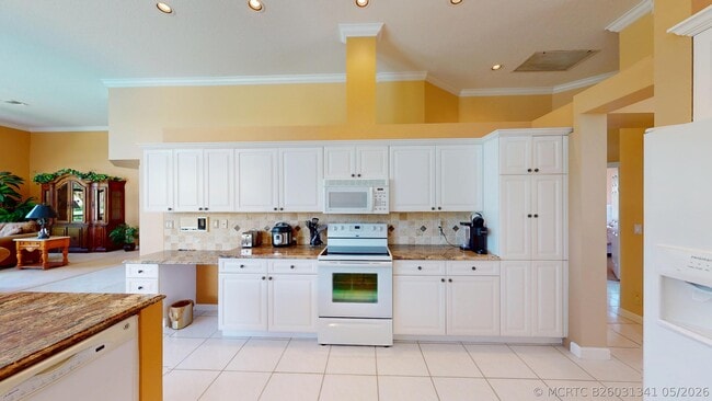Building Photo - 71 Cayman Pl