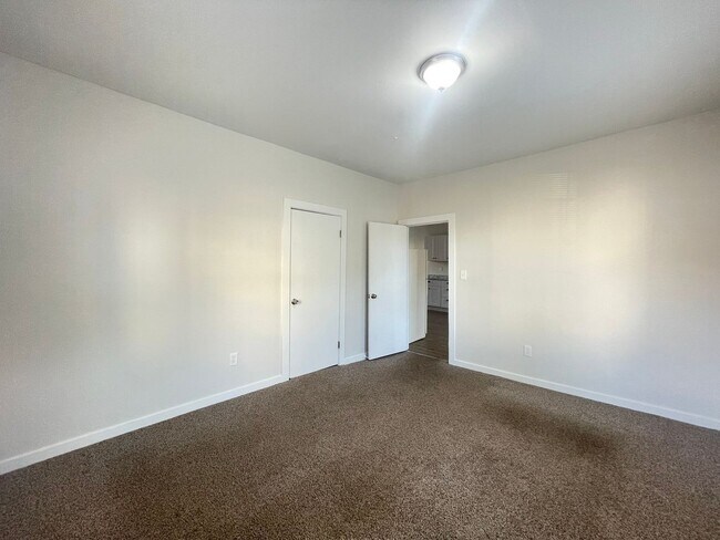 Building Photo - 124 Beech St