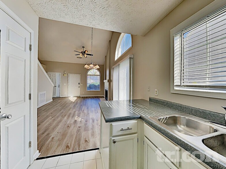 Building Photo - 4242 Tenneyson Ln