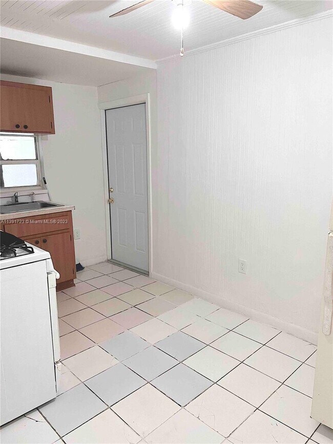 Building Photo - 3101 NW 28th St