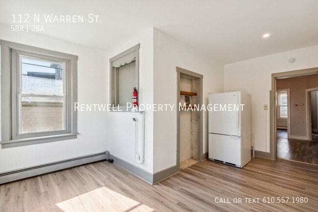 Building Photo - 112 N Warren St