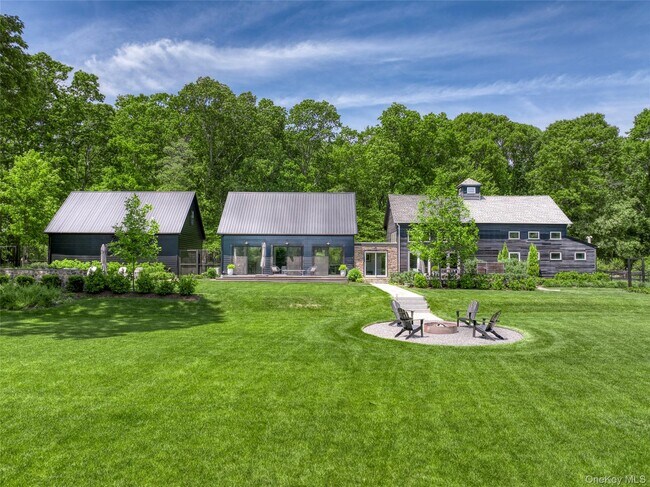 Building Photo - 745 Golf View Ct