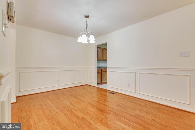 Building Photo - 5461 Enberend Terrace