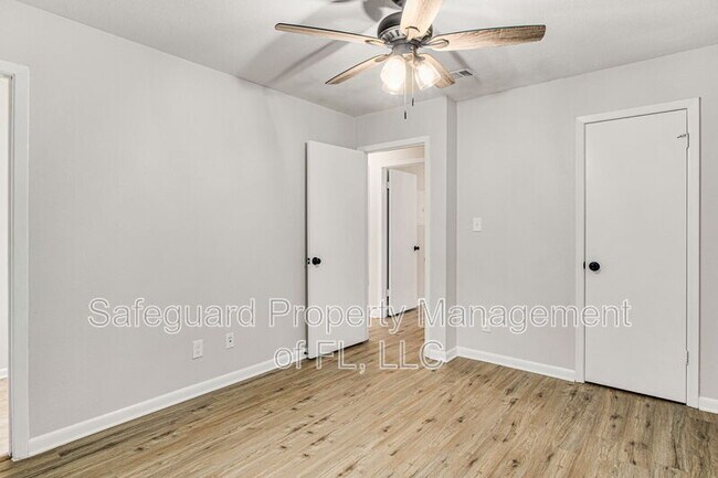 Building Photo - 4173 Ravenwood Dr