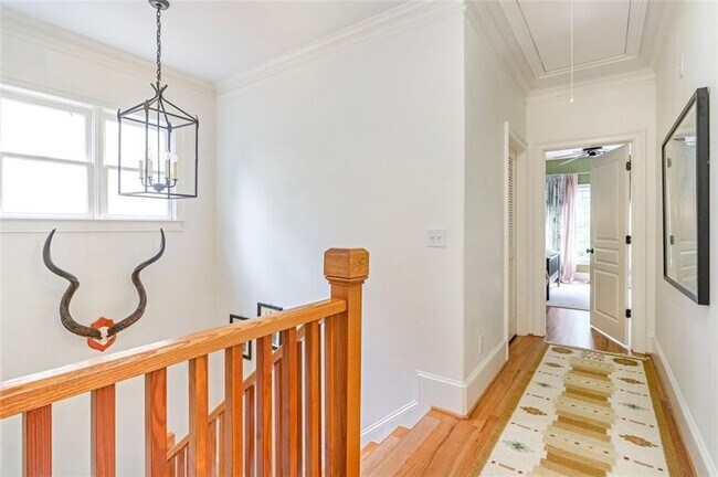 Building Photo - 1368 Park Walk SE
