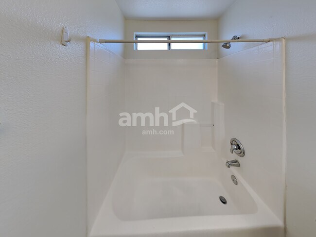 Building Photo - 9516 Fox Forest Ave