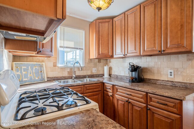 Building Photo - 260 Hancock Ave