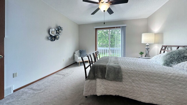 Building Photo - 720 N 16th Ave