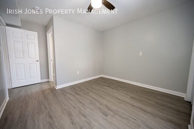 Building Photo - 315 E Park Dr