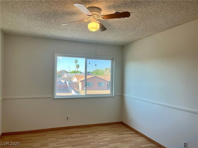 Building Photo - 3914 El Paso Dr