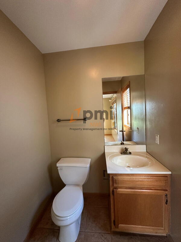 Building Photo - 384 Kingsmill Dr
