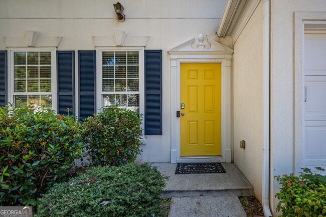 Building Photo - 206 Persimmon Tr