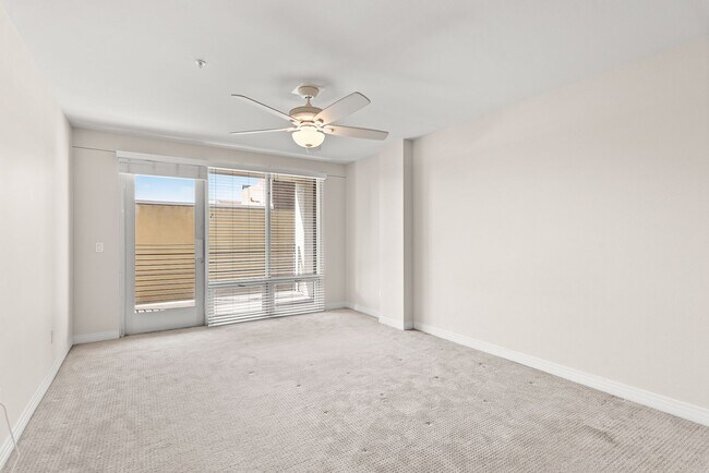 Building Photo - Walkable Little Italy Living – 3BR/3BA with Gated Parking