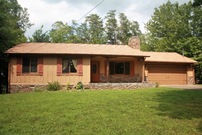 Primary Photo - 141 Corner Oak Ct
