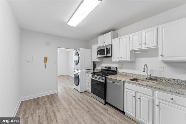 Building Photo - 3701 S George Mason Dr