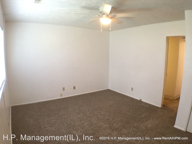 Building Photo - Glen Lake Townhomes