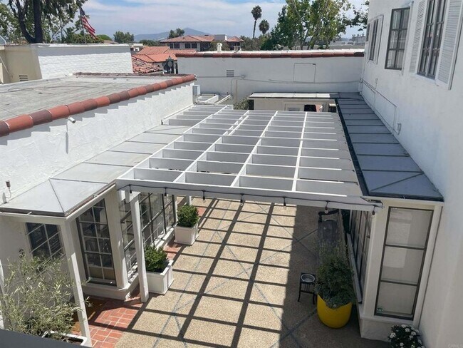 Building Photo - 6012 Paseo Delicias