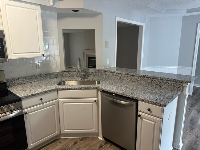 Building Photo - 303 Esplanade Pl