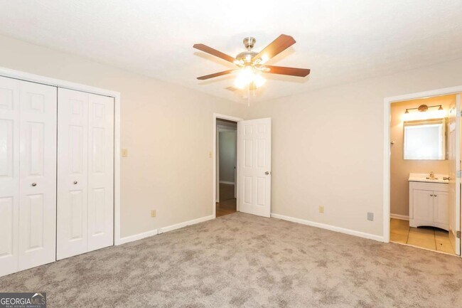 Building Photo - 1881 Rose Garden Ln