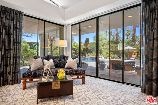 Building Photo - 6 Rocky Ln