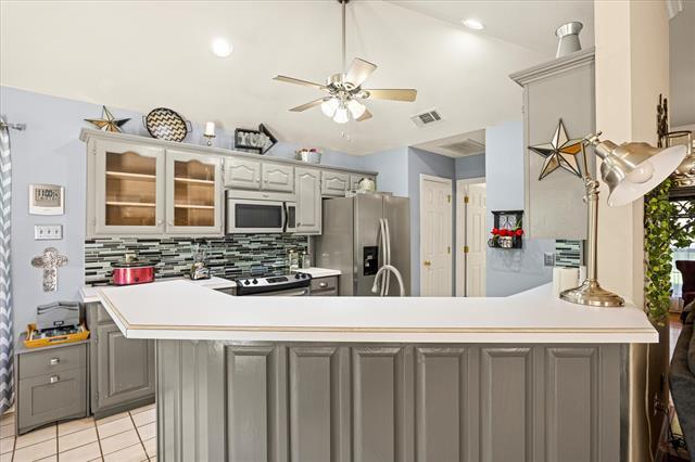 Building Photo - 8901 Magnolia Vale Dr