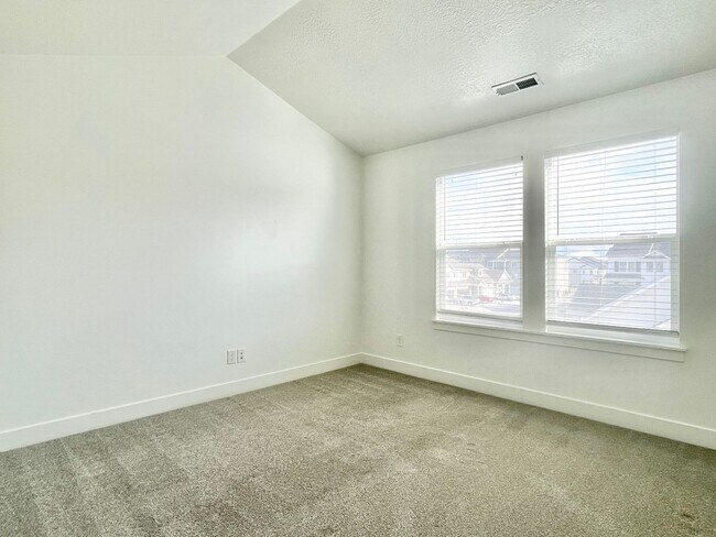 Building Photo - Beautiful Poolside Townhome at The Exchange!