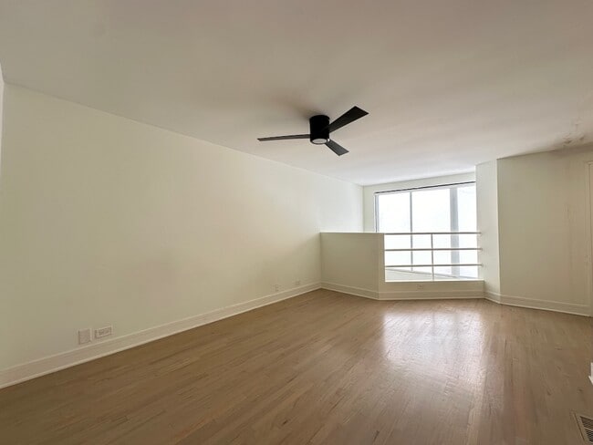 Building Photo - 949 W Grace St