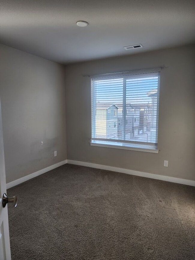 Building Photo - Long Realty & Property Management - Nearly New Home in Aurora **Half Off Rent June 2026**