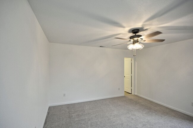 Building Photo - 768 Grey Dove Trl