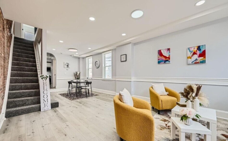 Building Photo - 2601 E Oliver St