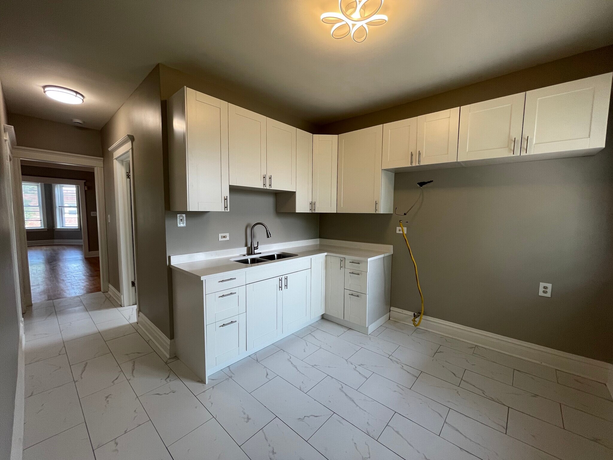 Building Photo - 6740 S Saint Lawrence Ave