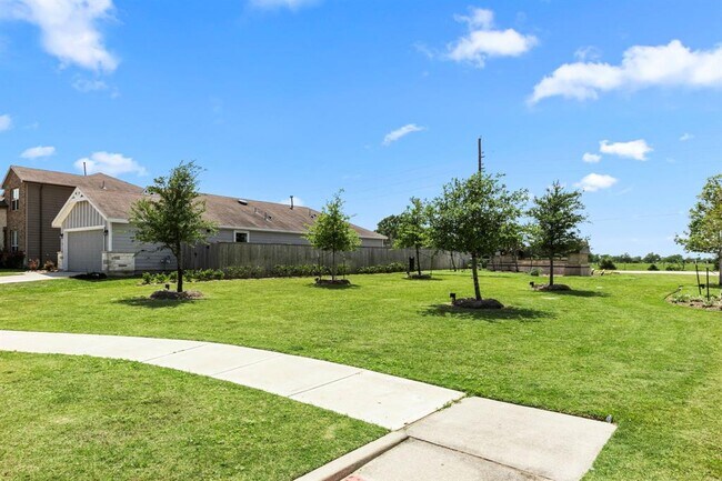 Building Photo - 5735 Prairie Chapel Rd