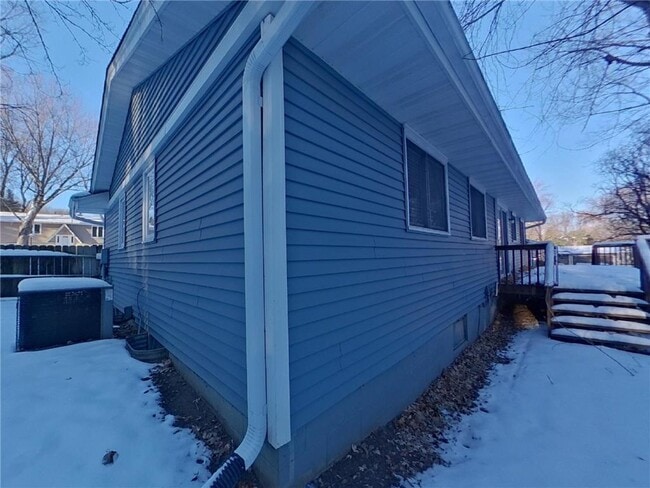 Building Photo - 13101 Thomas Ave