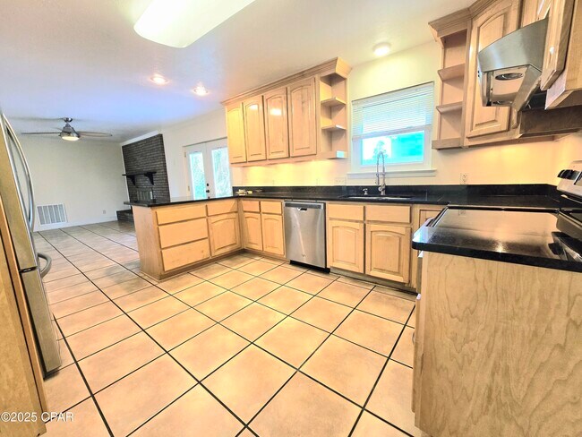 Building Photo - 7523 Chipewa St