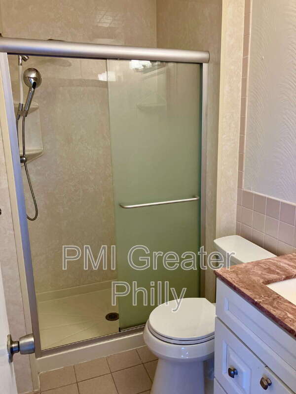 Building Photo - 2466 Brandon Ct