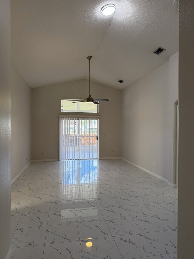 Building Photo - 4336 Cypress Bay Ct