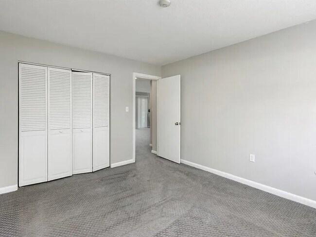 Building Photo - 39 Farrwood Ave