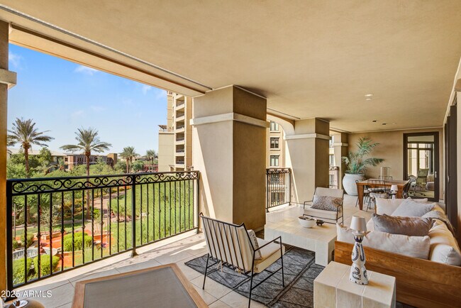 Primary Photo - 7181 E Camelback Rd