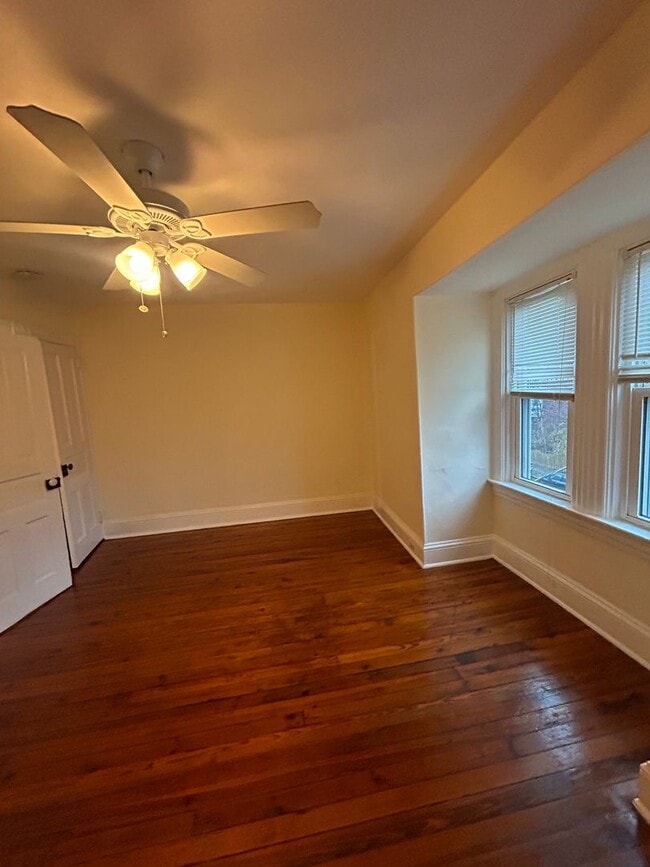 Building Photo - 556 N Plum St