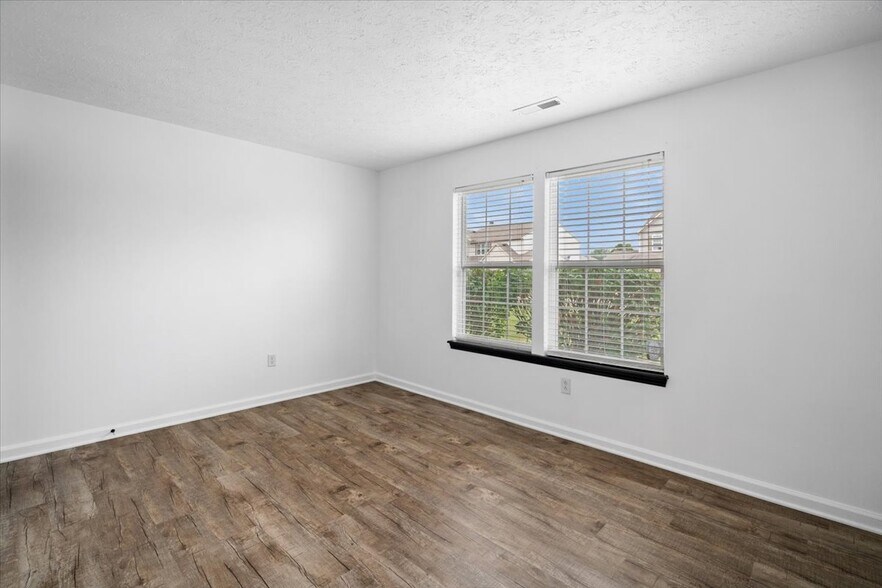 Building Photo - 1429 Softwind Dr