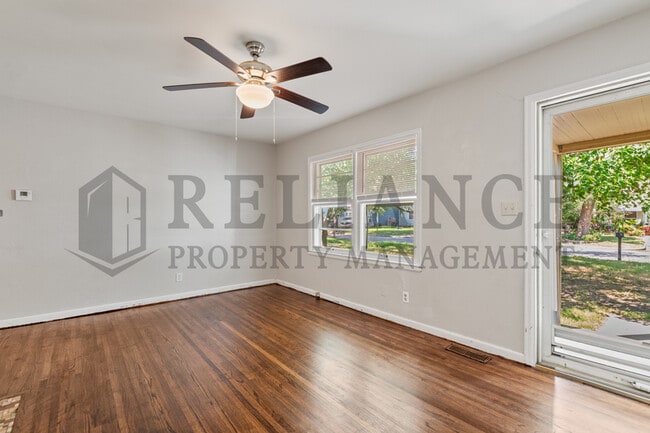 Building Photo - 2514 S Mead St