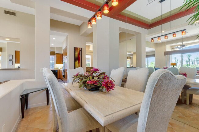 Building Photo - 280 Tomahawk Dr