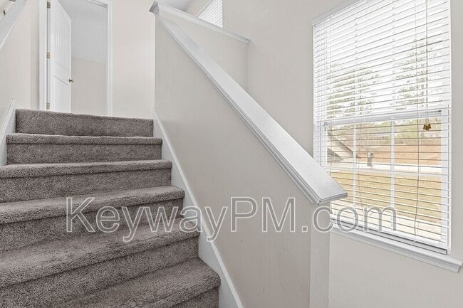 Building Photo - 1468 Collins Dr